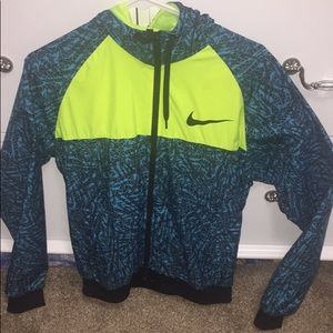 nike wind breaker